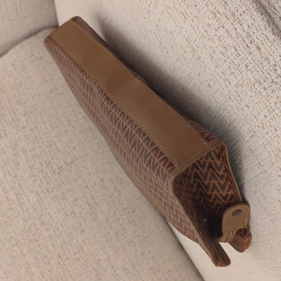 Mario Valentino Brown Clutch - Picture 4 of 10